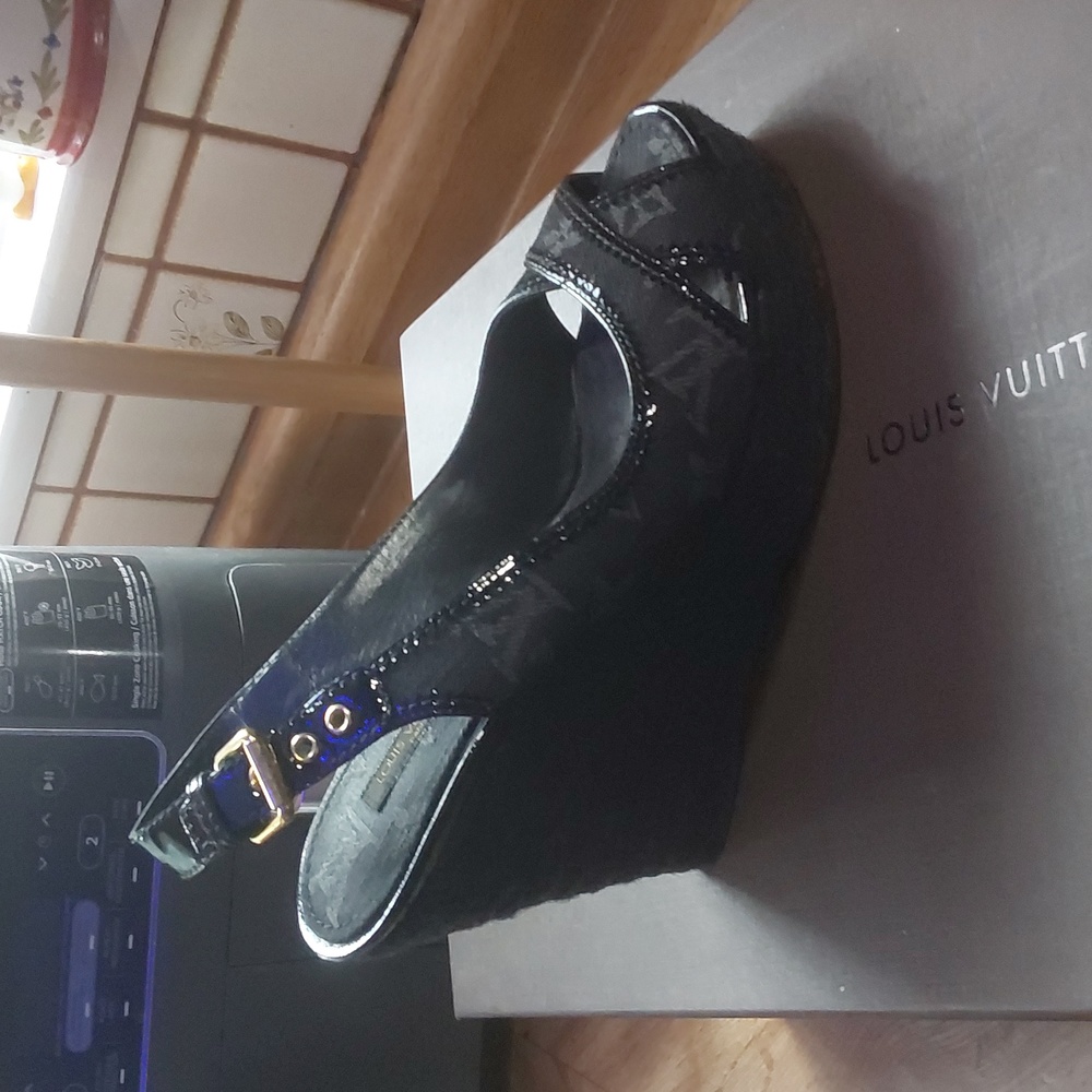 Women Louis Vuitton Wedge Shoes Blavh Size 8